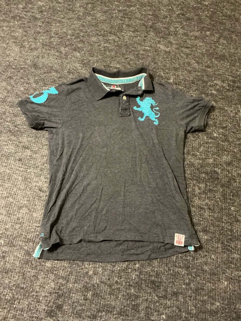 Cactus London Laundry Embroidered Lion Polo Shirt Mens Size Medium Gray Blue